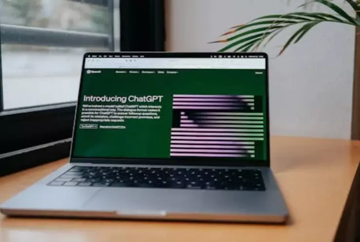 ChatGPT-cumple-2-años-de-existir-como-ha-cambiado-la-forma-de-estudiar-trabajar-y-vivir