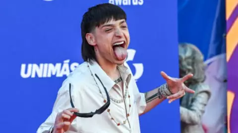 Niño se quitó la vida porque le prohibieron escuchar a Peso Pluma