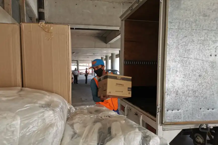 Saúl “Canelo” Álvarez donó decenas de kits a médicos residentes del Hospital Civil de Guadalajara