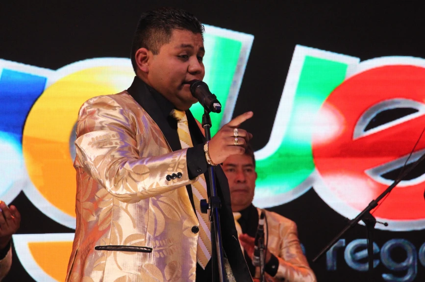 Todos bailamos con sus grandes éxitos