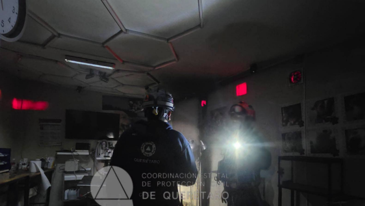 Atienden conato de incendio en comercio de la colonia El Vergel, Querétaro