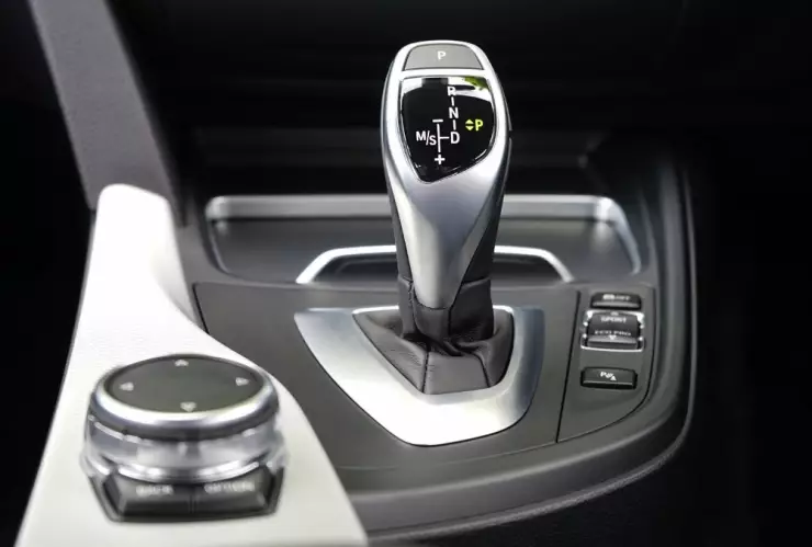 Automático, estándar, gasolina 1.jpg