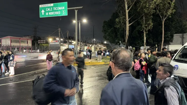 Lluvias en CDMX colapsan las calles y dejan sin transporte a miles de personas