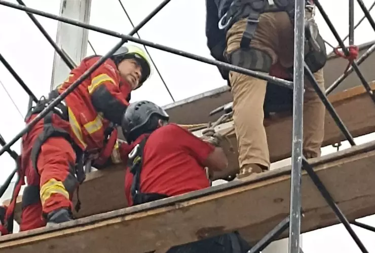 Trabajador se electrocuta en la colonia Resurgimiento, Puebla