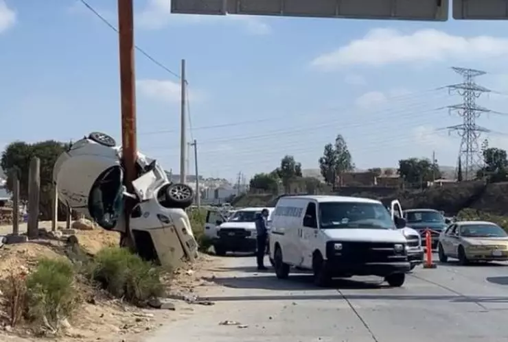 Prensado en accidente en el bulevar 2000.jpg