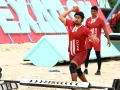 5 Pato lanzó con empanada con todo su poder.jpg