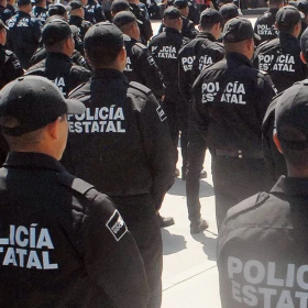 Policías de México trabajan en condiciones precarias