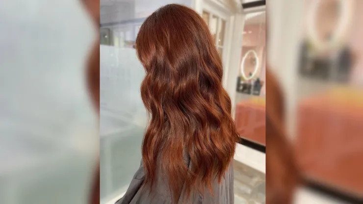 tonos rojos cabello para morenas