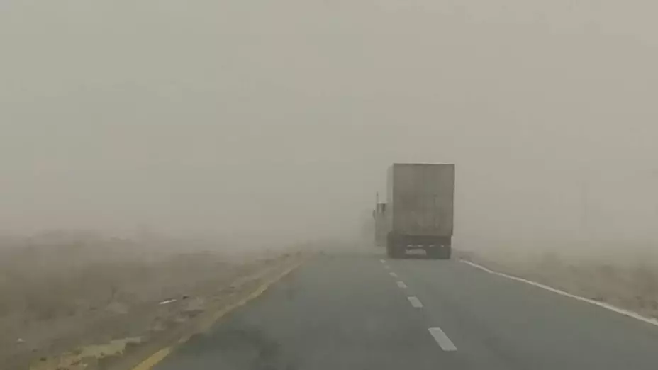 baja visibilidad en el tramo carretero Chihuahua–Juárez.