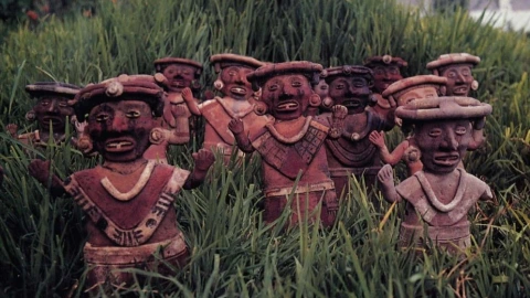 INAH mujeres Xochitécatl.jpeg