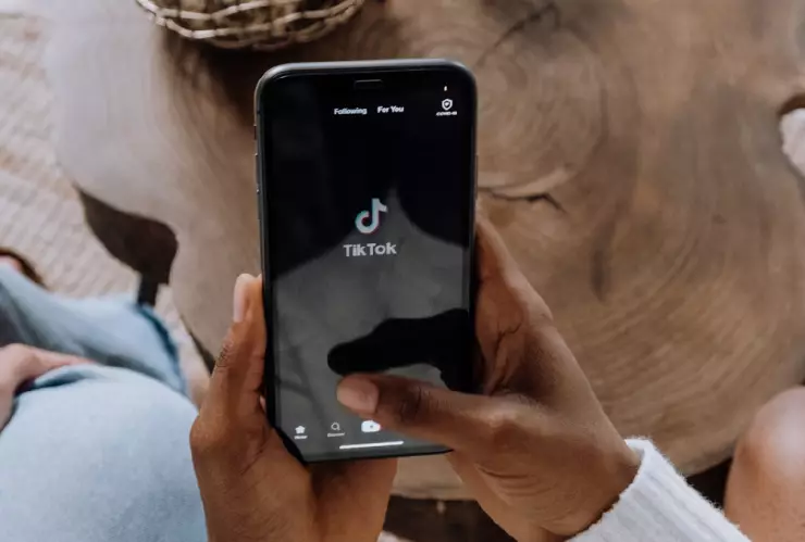 Italia bloquea Tik Tok tras la muerte de una niña de 10 años