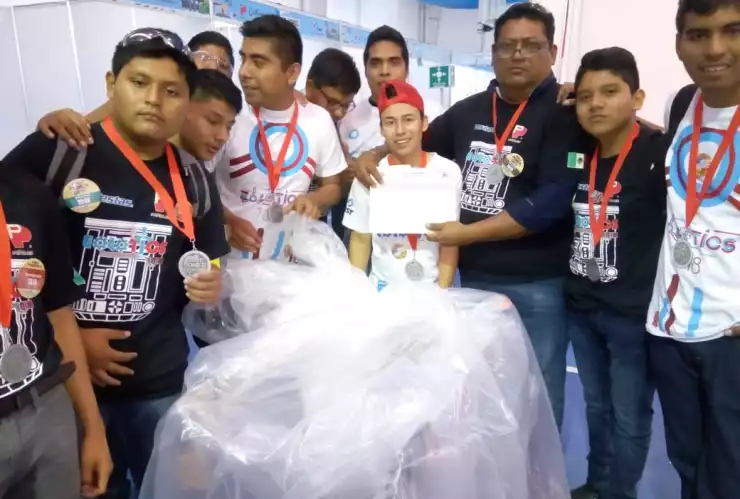 Equipo zapoteca de roboótica
