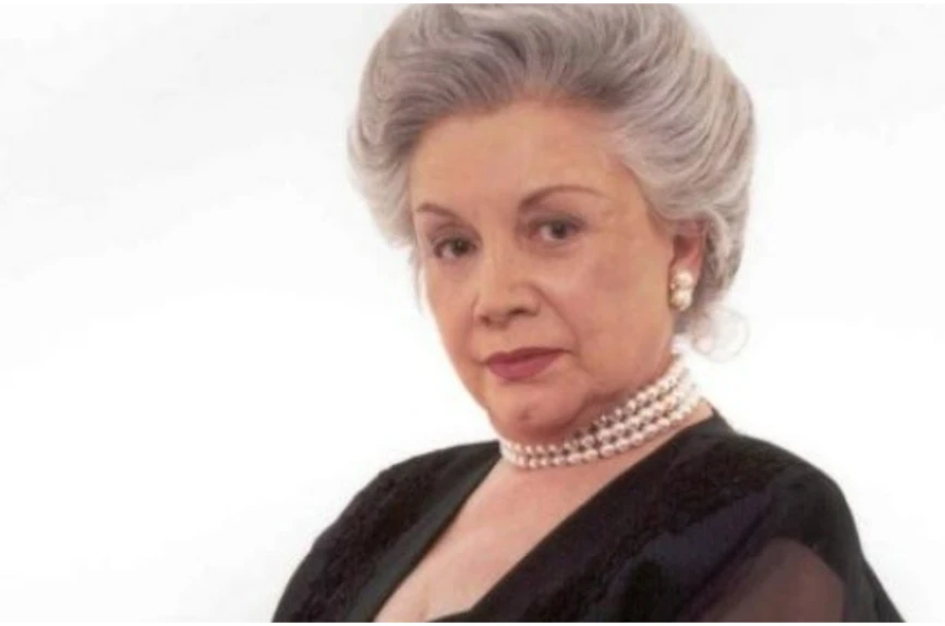Evangelina Elizondo fue “Mamalena”, la madre de María Inés. Se caracterizó por subrayarle a su hija que no tenía la edad ni el físico para iniciar una relación con un hombre menor, que ella debía perdonar la infidelidad de su esposo y mantener unida a su familia a toda costa.