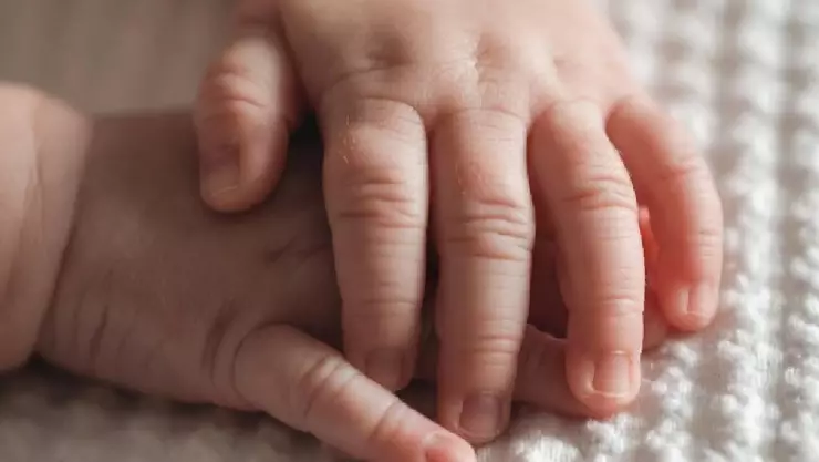 ¡Alerta! 13 bebés son HOSPITALIZADOS con tomar leche contaminada; esto se sabe