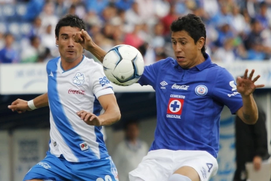 Cruz Azul despachó a los camoteros, por marcador de 2-1, a domicilio