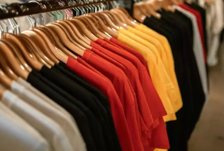 Los colores que usan las personas con mal carácter según la IA