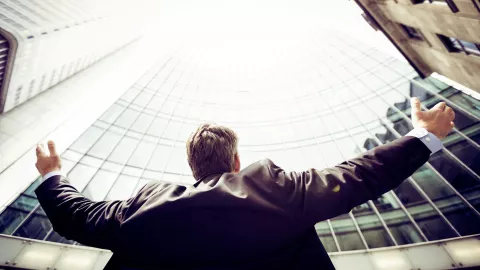 La tonalidad que solo las personas exitosas visten, según la psicología del color