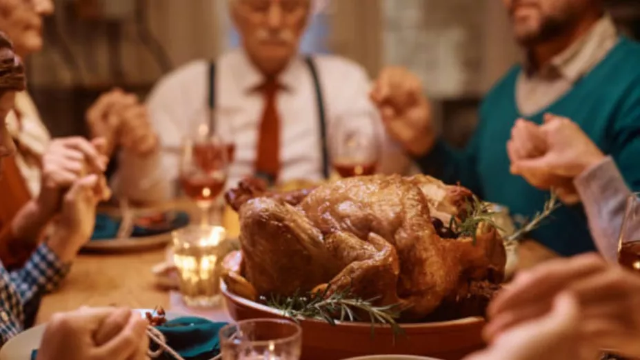 Receta de Pavo Relleno y Guarniciones Festivas