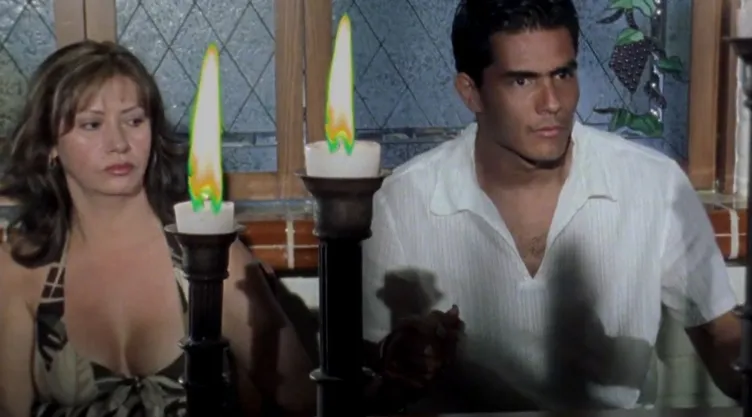 porteros mexicanos en pelicula de terror.jpg