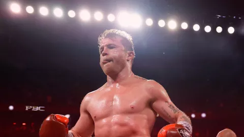 saul canelo alvarez boxeador 2025