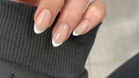 Uñas minimalistas: 7 diseños que te sacarán de apuros y aparte te verás bien