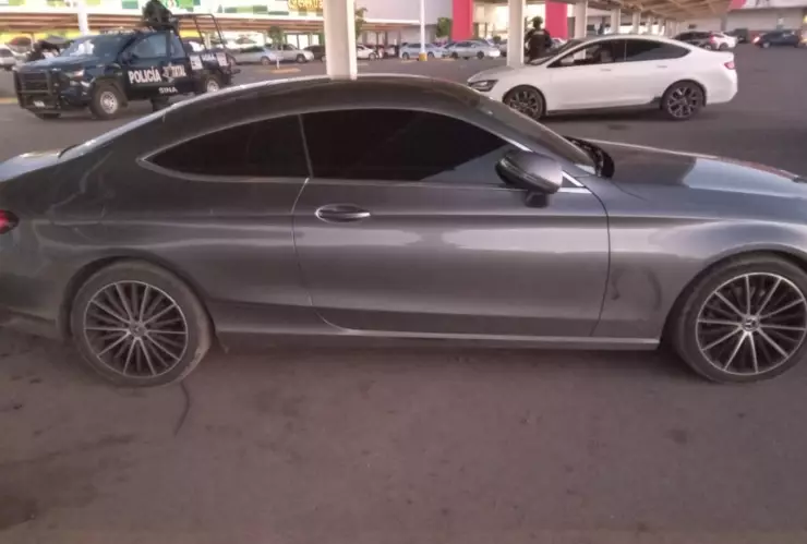 Auto robado recuperado en Culiacán