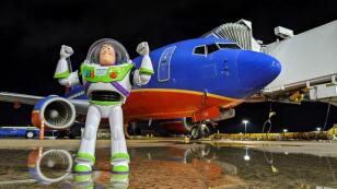 Buzz Lightyear regresa con su amigo fiel tras extraviarse en avión