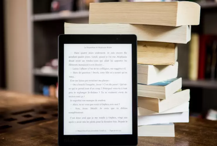 Libro físico vs electrónico: ¿Cuál es el mejor para leer?