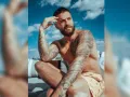 Maluma de fondo con el cielo..jpg