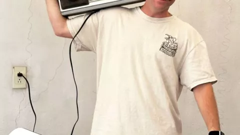 Jack Carter con bocina