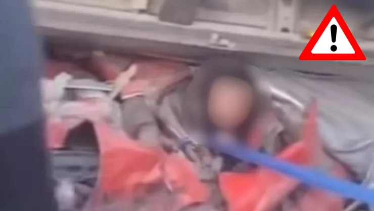 VIDEO SENSIBLE: Captan el momento exacto en que un hombre termina prensado dentro de su vehículo; un trailer quedo encima de su cuerpo