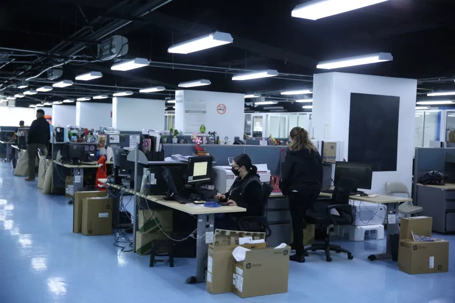 Equipos computadoras issste.jpg