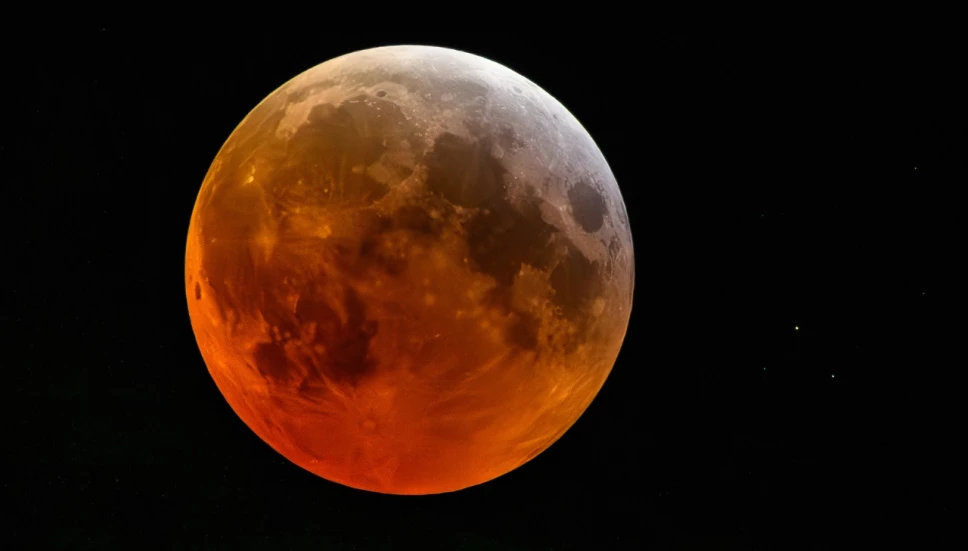Eclipse Lunar