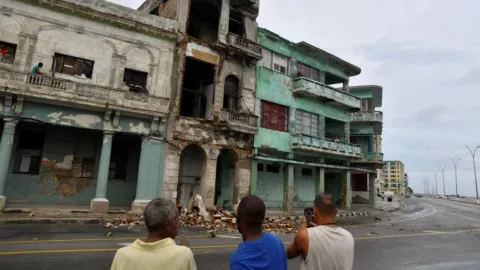 VIDEO: DOS SISMOS azotan Cuba hoy; captan momento exacto