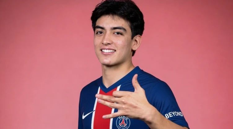 Se supo: la fortuna que podría pagar PSG por Gilberto Mora en pesos mexicanos
