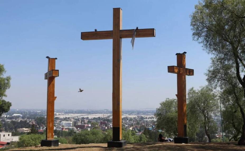 3 de mayo Día de la Santa Cruz y Día del Albañil