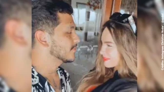 Belinda y Nodal entre miradas..jpg