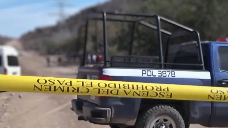 Patrulla detrás de cintas amarillas de “escenas del crimen”