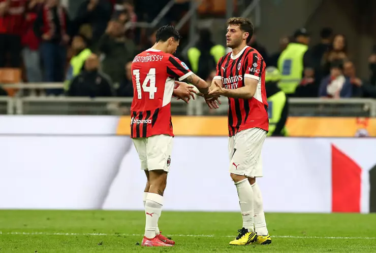 Santi Giménez perdería un socio dentro de la cancha en la venta de Tijjani Reijnders al Manchester City