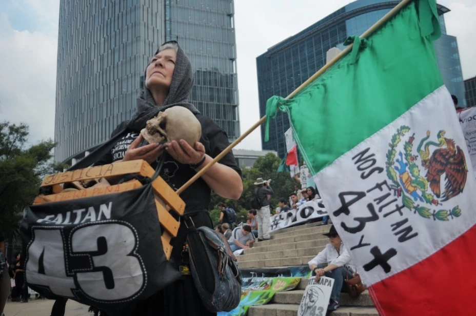 Marcha por los 43