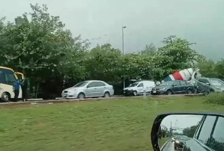 Reportan fuerte accidente cerca del Aeropuerto Internacional de Cancún