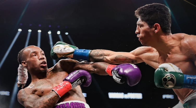 Rey Vargas vs O’Shaquie Foster