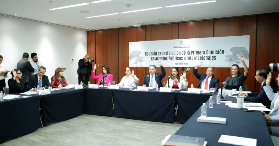 Legisladores se unen en comision.jpg