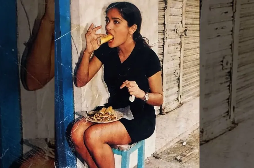 Salma comiendo tacos.jpg