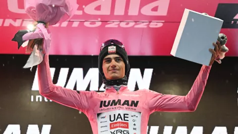 Isaac del Toro no ser&aacute; el ganador del Giro de Italia, seg&uacute;n la IA