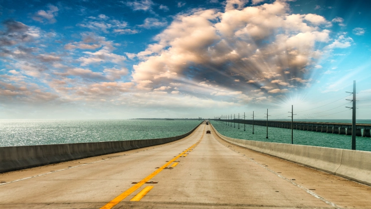 una vista del camino hacia Key West en Florida.