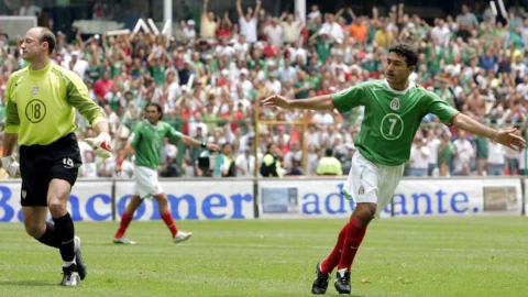 Antonio Naelson Sinha defendiendo los colores de México