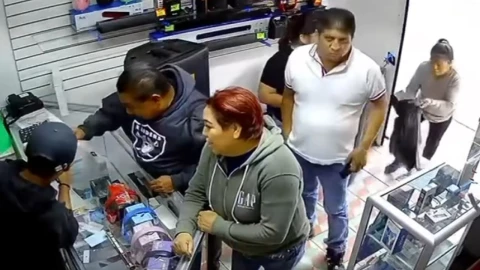 Captan a banda de delincuentes entrar a robar en negocio de Chiautempan, Tlaxcala