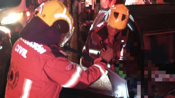 Vehículo se impacta contra estructura en la México-Puebla