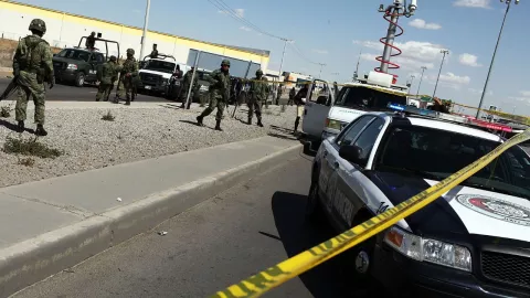 zona acordonada y militares